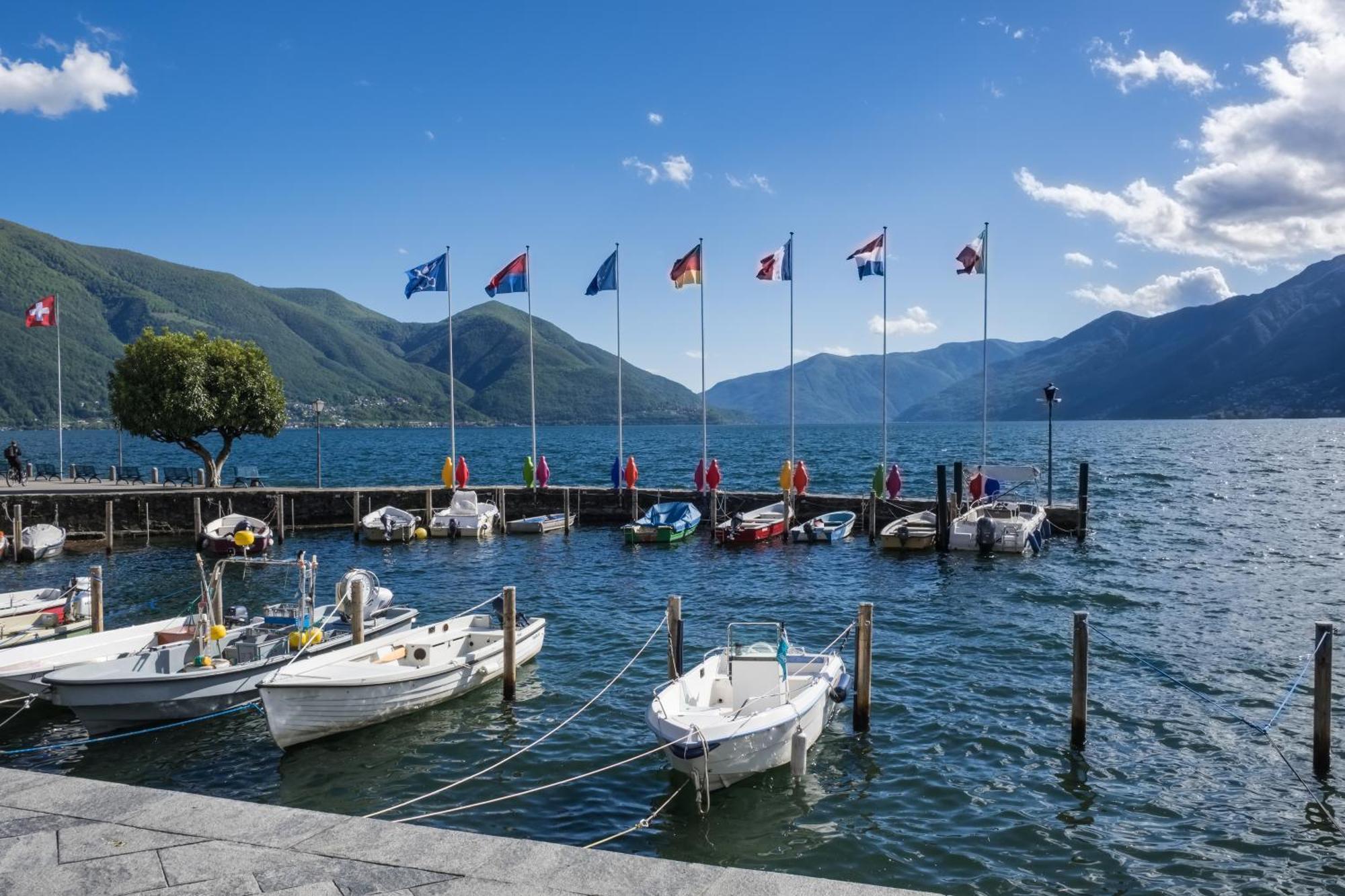 Red View Apartment - Happy Rentals Ronco sopra Ascona ภายนอก รูปภาพ